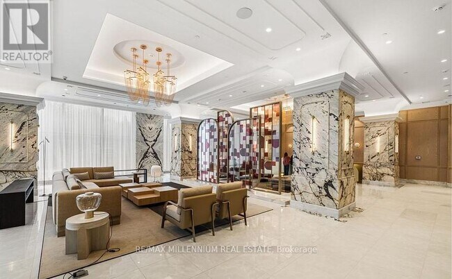 Building Photo - 10 Inn On The Pk Dr