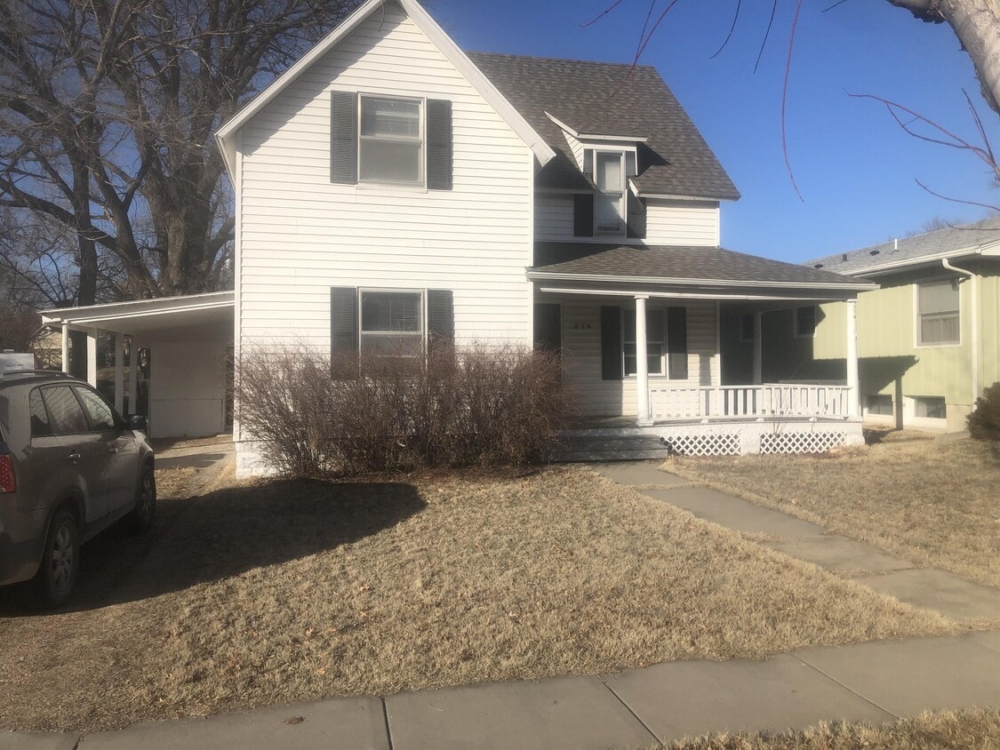 214 E 9th St, Newton, KS 67114 House Rental in Newton, KS