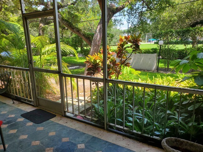 Foto del edificio - 610 NW 13th St