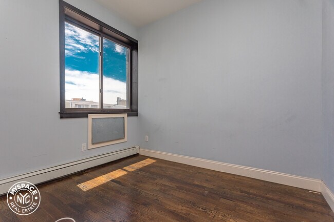 Building Photo - 682 bushwick Ave