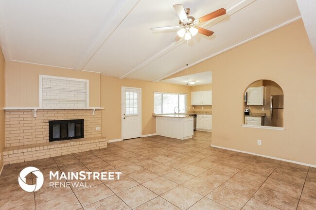 Foto del edificio - 6515 Forestview Dr