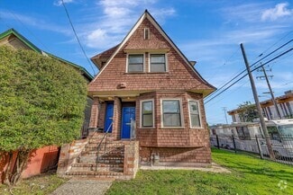 Building Photo - 2804 Adeline St