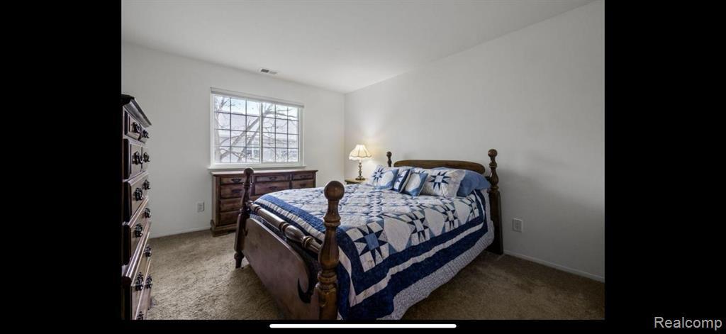 Foto principal - 23414 Middlebelt Rd