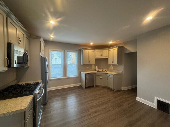 Building Photo - 103 Webster St