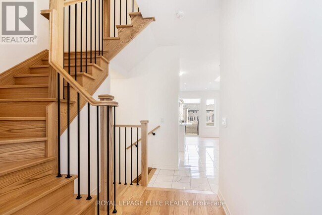 Building Photo - 39 Bushwood Trl