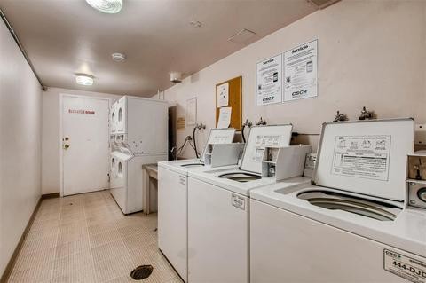 Onsite laundry - 1265 Elizabeth St