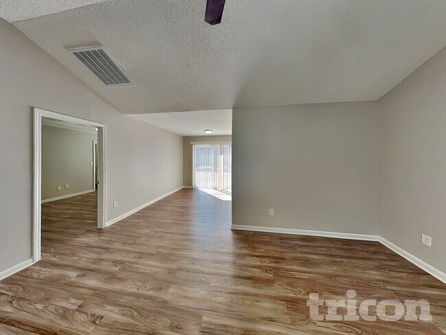 Foto del edificio - 2904 Westwinds Ct