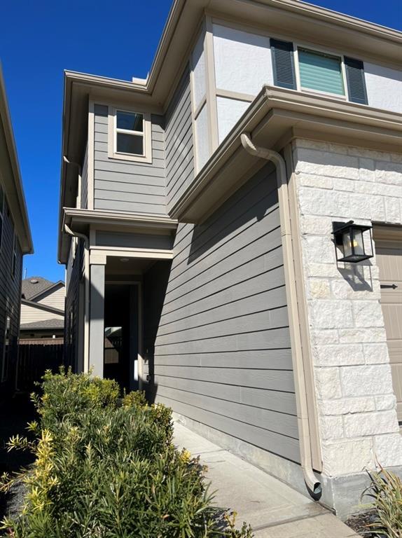 Building Photo - 8908 Hollister Commons Ln
