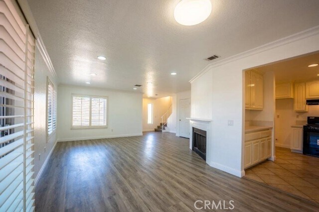 Foto del edificio - 1830 N Vineyard Ave