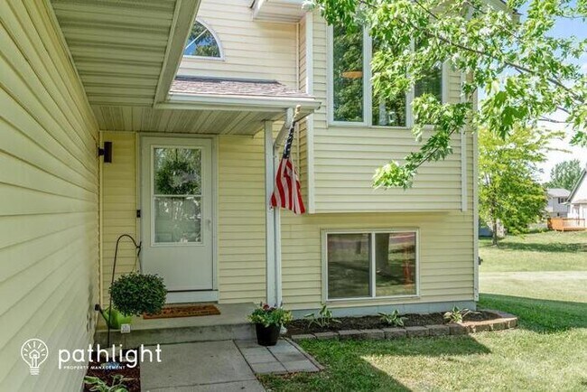 Foto del edificio - 111 Charity Cir, Montrose, MN, 55363