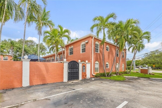 Building Photo - 1405 Miami Rd