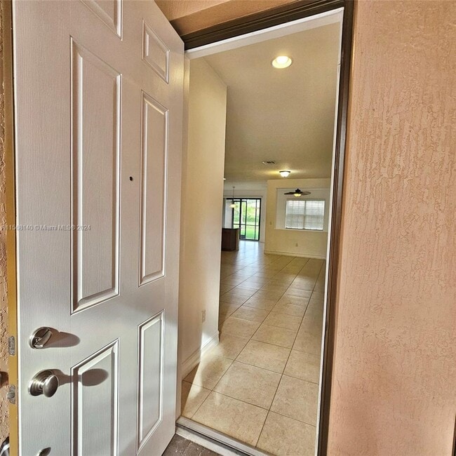 Building Photo - 132 Riverwalk Cir E