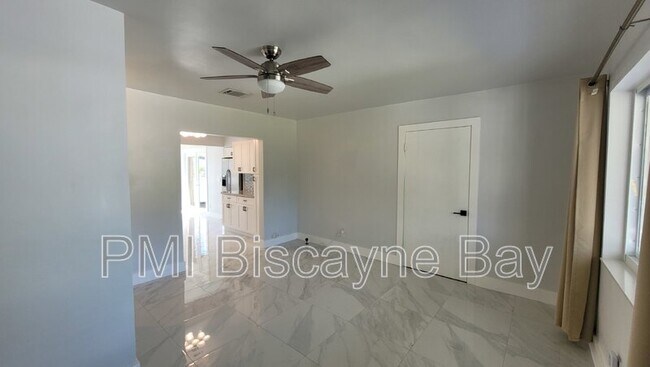 Foto del edificio - 7380 SW 35th St
