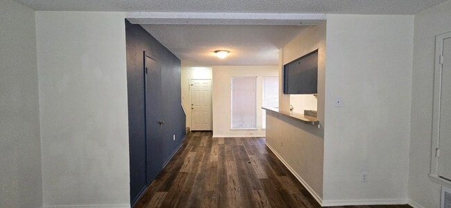 Foto del edificio - Tour Today!  2/1.5 Townhome in Longview