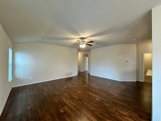 Building Photo - Viewable Now!  Pets Accepted!