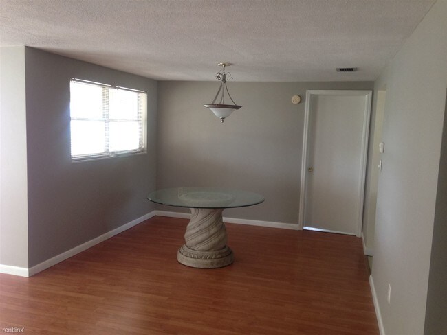 Building Photo - 7826 Tropicana Dr