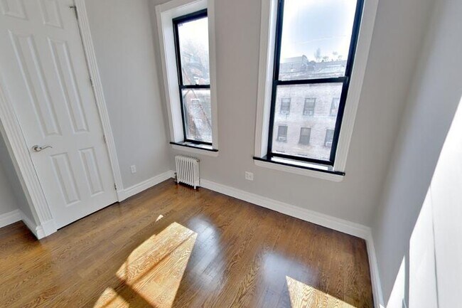 Foto del edificio - 248 Mott St