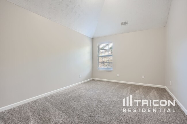 Building Photo - 3735 Renfroe Ave