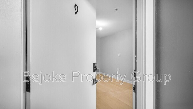 Foto del edificio - 4434 Trumbull St