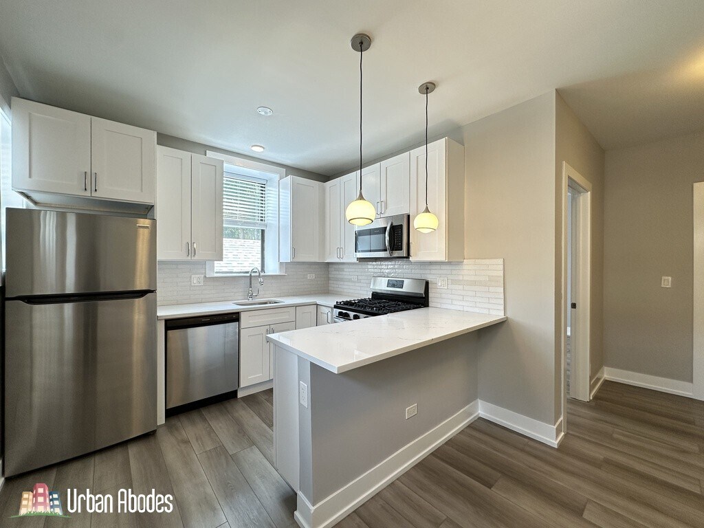 Foto principal - 3937 N Janssen Ave