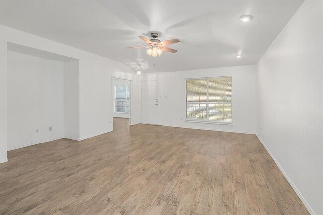 Foto del edificio - 1109 Fossil Cove