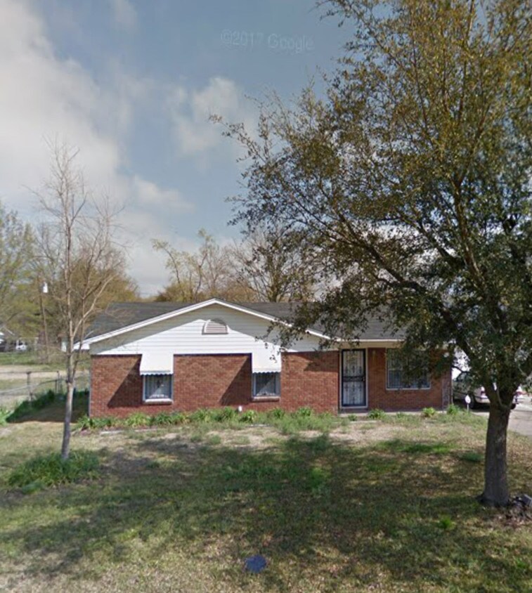 2516 S. Sarullo Circle House for Rent in Greenville, MS