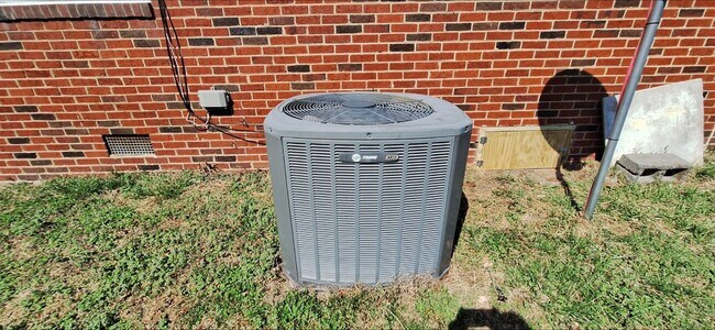 Foto del edificio - 20405 Williams St