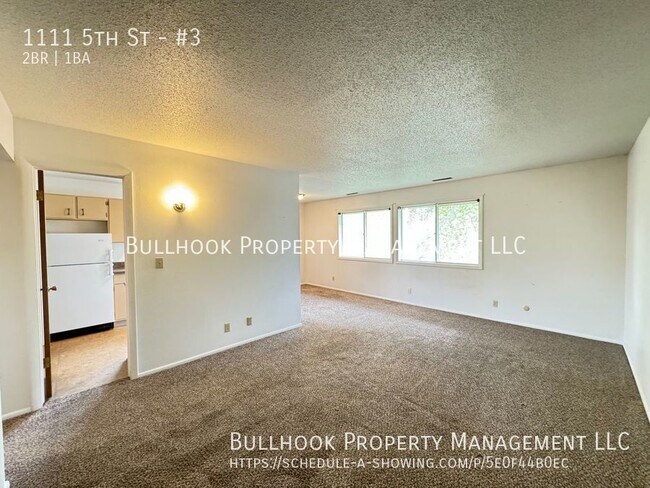 Foto del edificio - 2 bedroom apartment in nice 4 plex