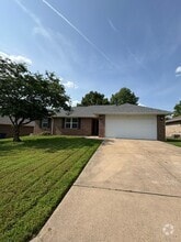 Building Photo - 3955 W Eaglecrest St