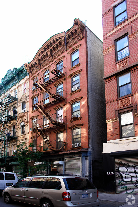 Building Photo - 134 Eldridge St