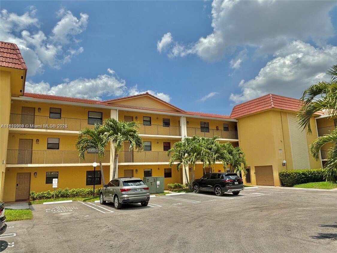 Foto principal - 11453 NW 39th Ct