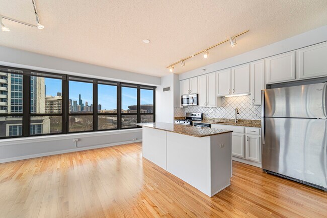 Building Photo - 1717 S Prairie Ave