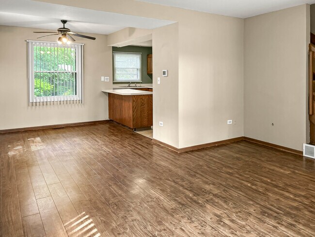 Foto del edificio - 608 N Hough St