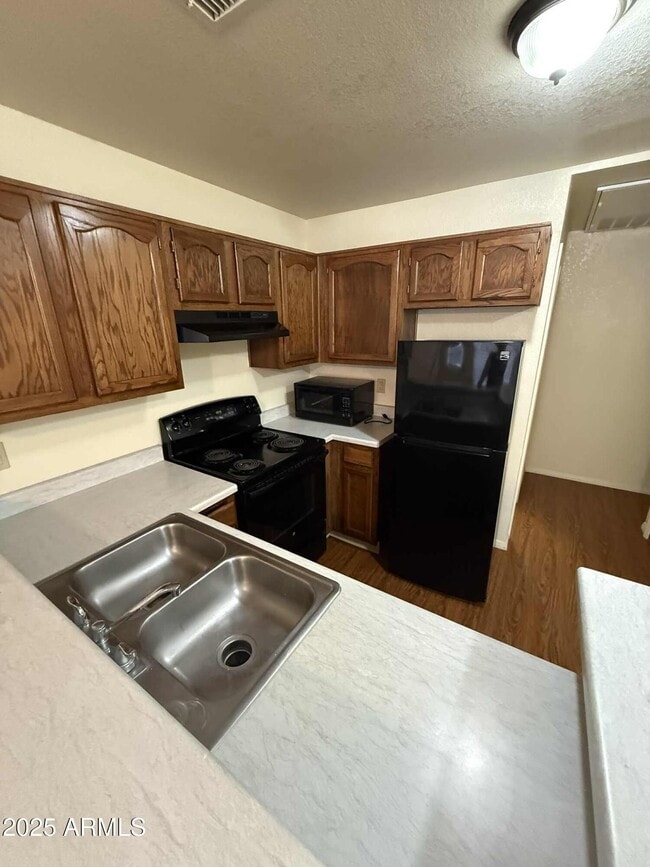 Building Photo - 510 N Alma School Rd