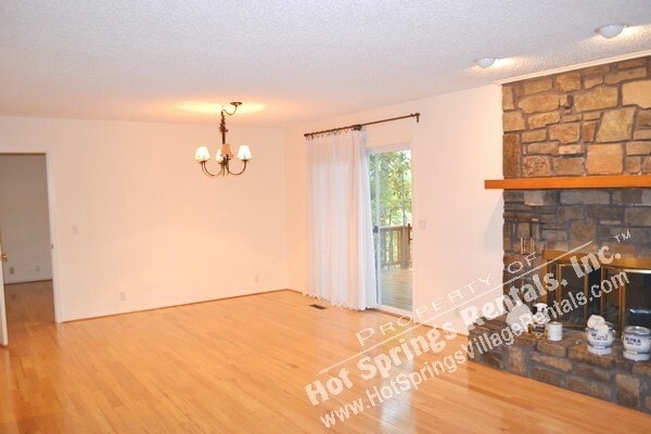 Foto del edificio - Cozy & Convenient | 2-Bedroom Home Near Ca...