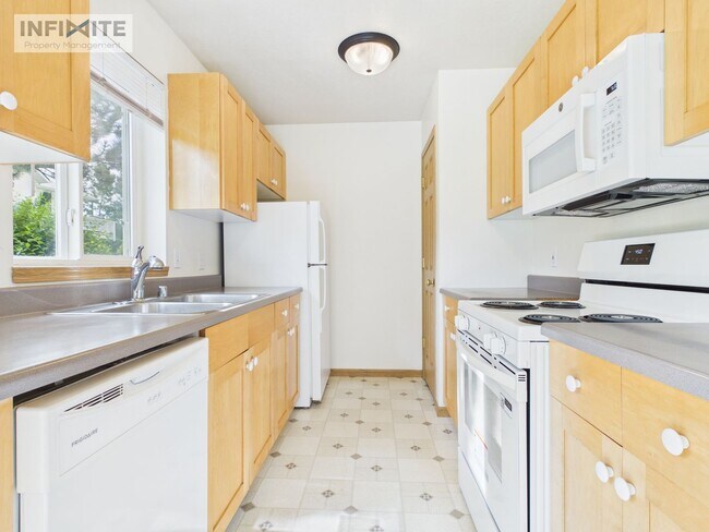 Building Photo - Cozy 3 Bedroom Home with 2-Car Garage in Prime West Bozeman Location