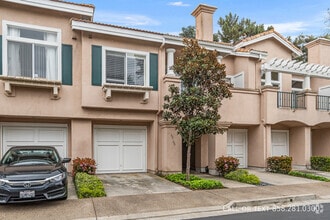 Building Photo - 7254 Shoreline Dr