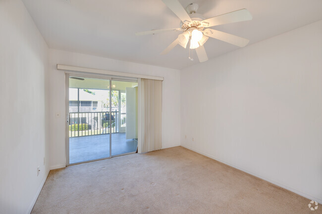 2BR, 2BA - 1,100SF - Unit 16- Primary Bedroom - Cabana Club South