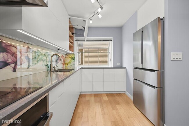 Building Photo - 2 br, 1.5 bath Condo - 291 Hope St