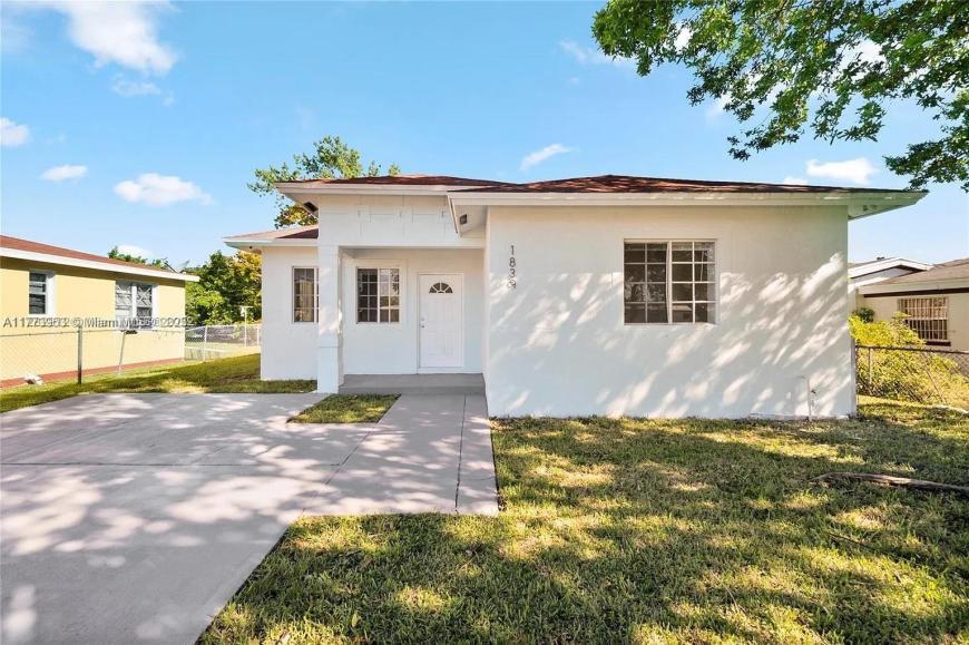 Primary Photo - 3 bedroom in Miami FL 33147