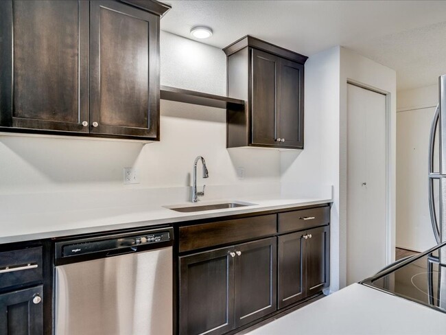 Interior Photo - Barclay Square Apartments