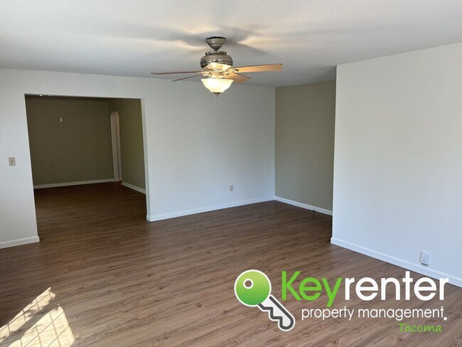 Foto del edificio - Gorgeous 3Bed/2Bath In the Heart of Tacoma!