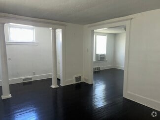 Building Photo - 542 Holbrook St