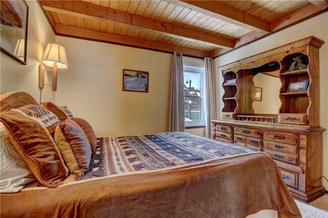 Building Photo - 4200 Lodgepole Cir