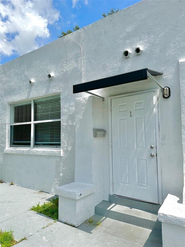 Foto del edificio - 12906 NE 6th Ave