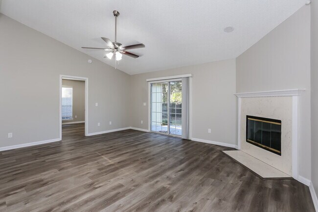 Foto del edificio - 12419 Long Lake Dr N