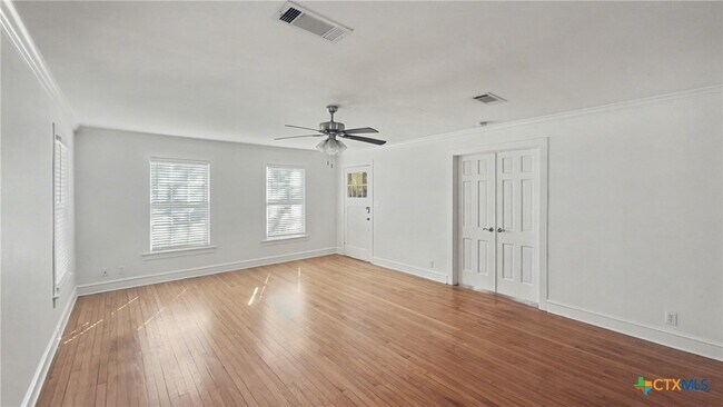 Foto del edificio - 820 N 5th St