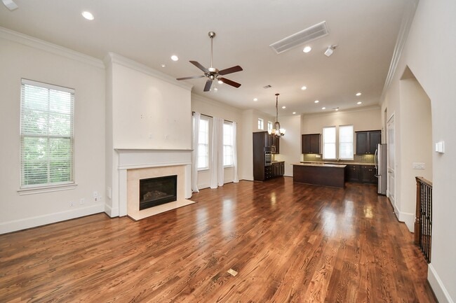 Foto del edificio - 2061 Fannin Station N