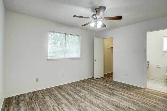 Foto del edificio - 20215 Telegraph Square Ln