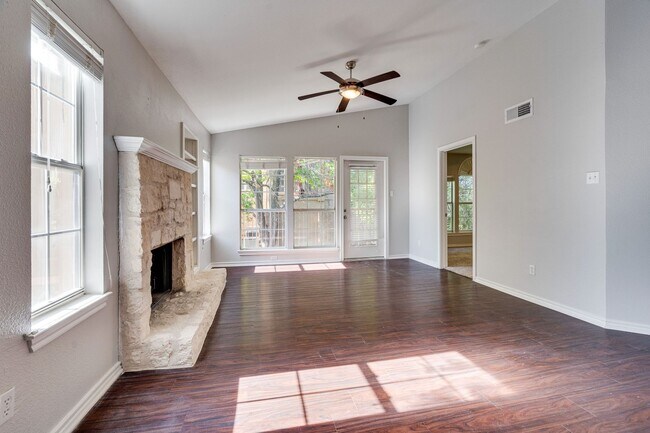 Foto del edificio - Hidden Gem - Best in Class - 2/2.5 - 360 /...